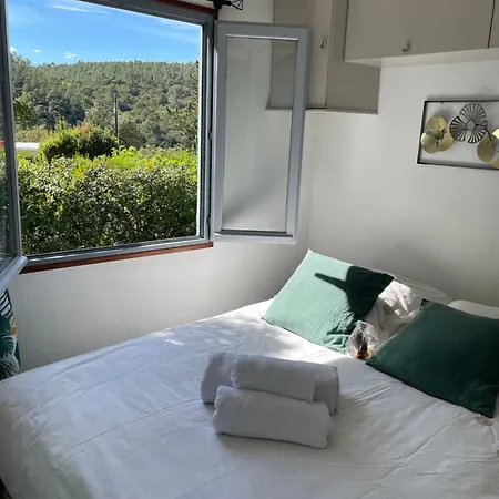 Mobile Dans Un Coin De Paradis مكان تخييم Fréjus