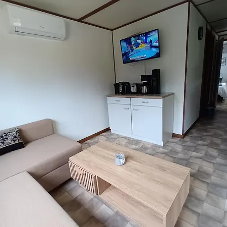 Mobile Dans Un Coin De Paradis