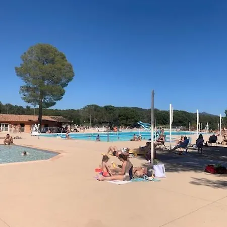 Mobile Dans Un Coin De Paradis