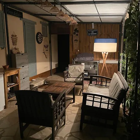 Mobile Dans Un Coin De Paradis Campingplatz Fréjus