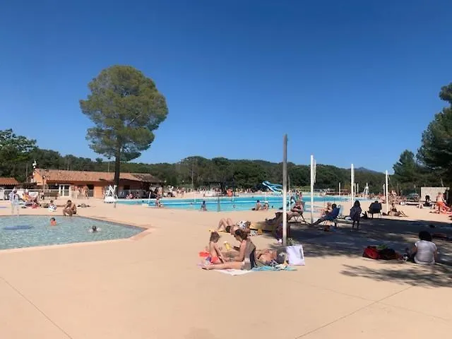 Mobile Dans Un Coin De Paradis