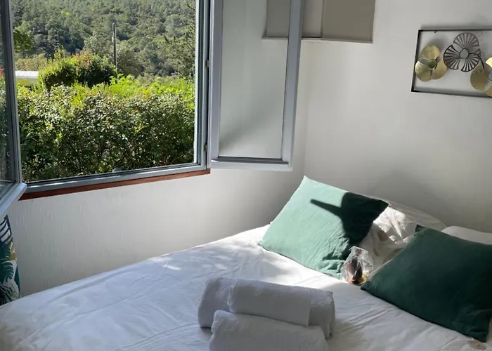 Mobile Dans Un Coin De Paradis مكان تخييم Fréjus